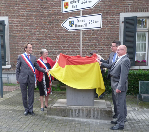 Dévoilement de la plaque de jumelage