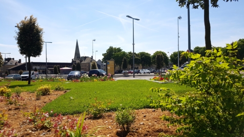 Fleurissement aux abords de la place du Château